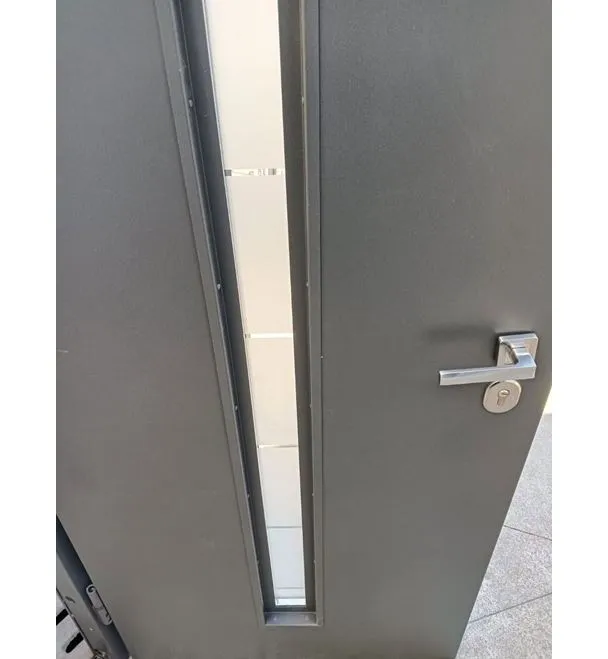 Dettaglio striscia vetro